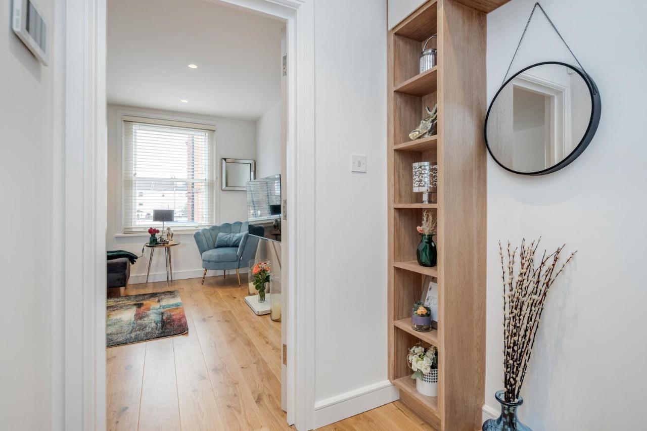 Beautiful 2 Bedrooms Split Level Fulham Apartment London Exterior photo